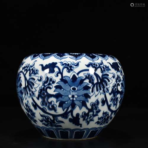 Blue and white lotus flower grain wash 12 * 16 cm