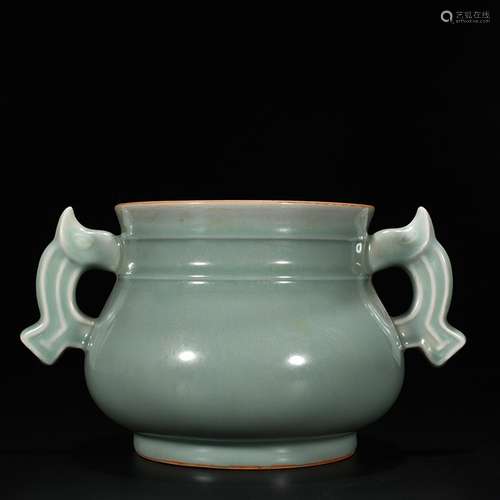 Longquan celadon powder blue glaze GUI jie furnace;15 * 26 c...