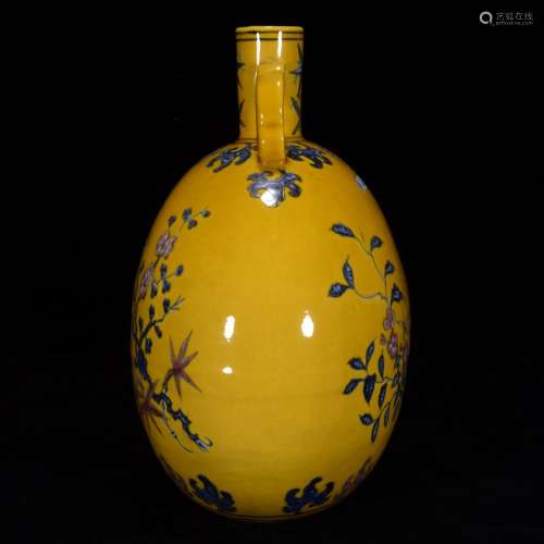 In yellow glaze porcelain youligong painting of flowers and ...
