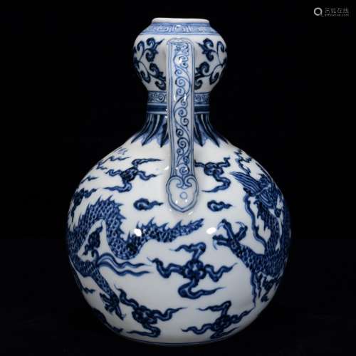 Blue and white dragon ruyi statue of 26 years * 18 m