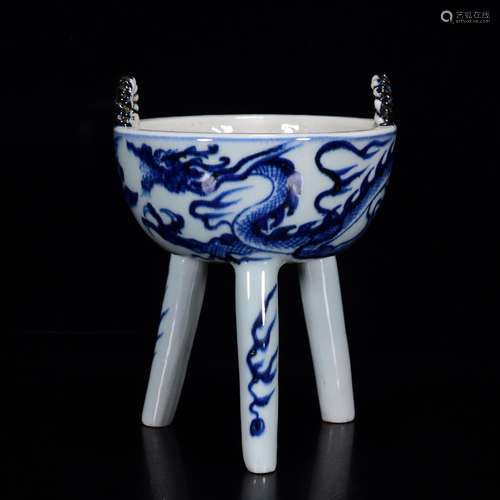 Blue and white dragon three furnace 15 * 11 m