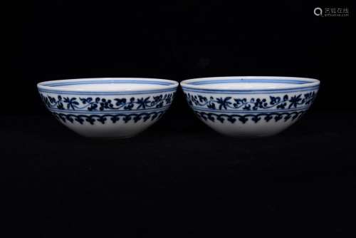 In blue and white lotus flower bowl 4 * 10 m