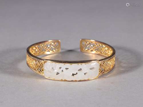 Silver and gold inlaid with hetian jade braceletSpecificatio...