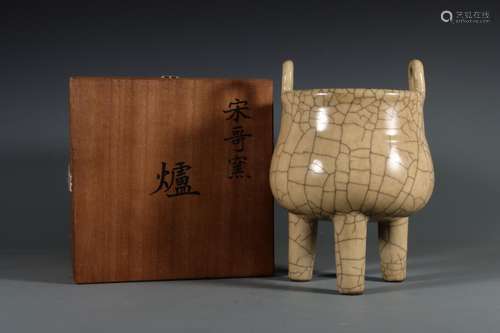 Elder brother kiln furnace of my ears.Size: 19.5 cm high ear...