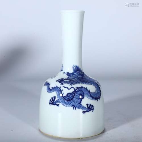 Blue and white dragon a bell jar.Size 18.5 8 cm wide