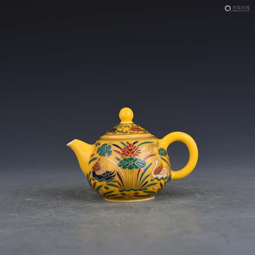 Chenghua multicolored colour yellow glaze lianchi yang pot 1...