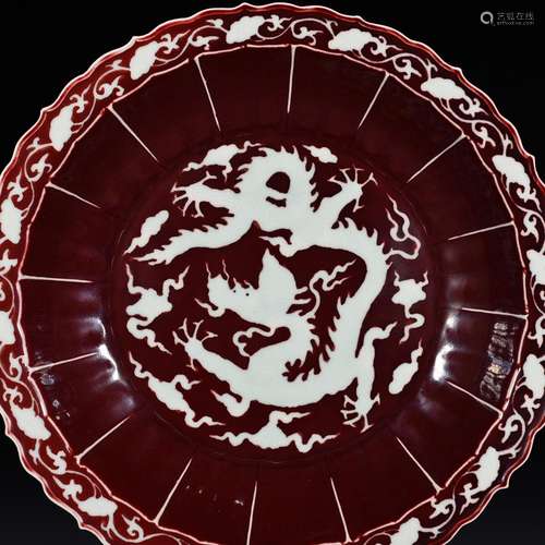 The red glaze carved white dragon grain ling mouth fold alon...