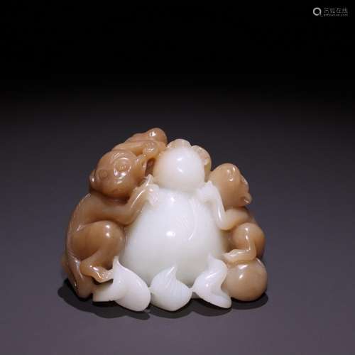 Qiao hetian jade color carvings spirit monkey offer long lif...