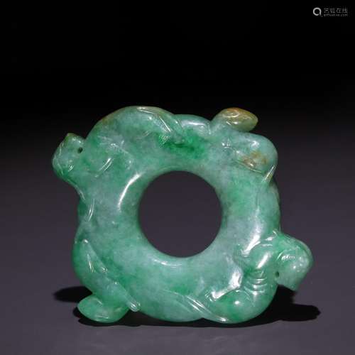 Jade carved jadeSpecification: 6.6 x 7.9 cm wide weighs 105....