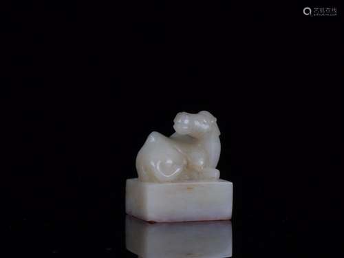 : ancient jade camelsSize: 2.3 cm wide and 2.2 cm high 2.8 c...