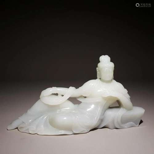 A Top Carved Hetian Jade Figure of Guanyin