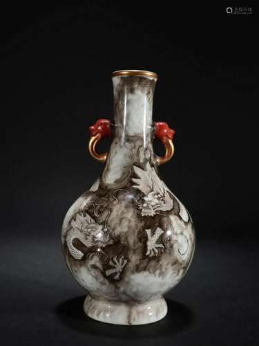 A Fine Ink-Color Dragon Pattern Vase