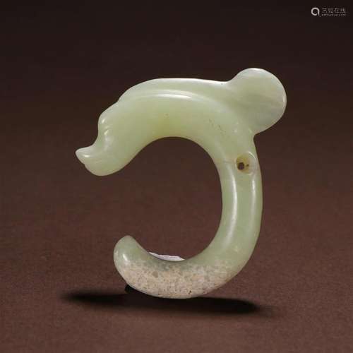 A Fine Hetian Jade Dragon Pendant