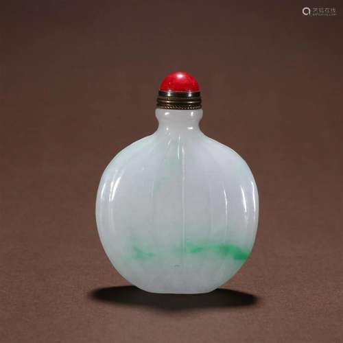 A Delicate and Fine Carved Jadeite Snuff Bottle