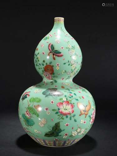 A Fine Famille-rose Gourd Vase