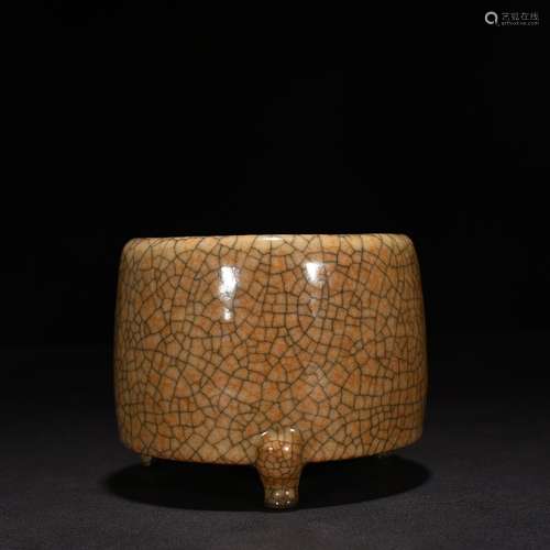 Elder brother kiln three-legged casket furnace 11 * 12 cm