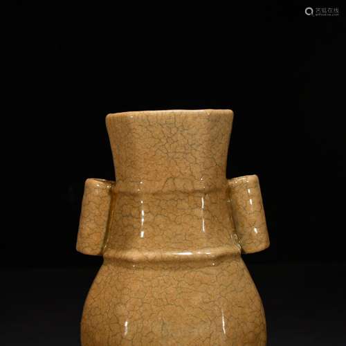 Elder brother kiln he wears penetration ears eight square bo...