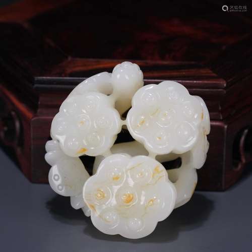 : hetian jade and grandchildren lotus carvingsLength: 6.4 cm...