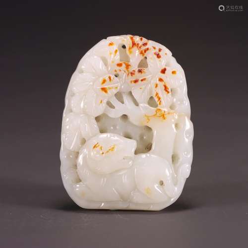 : hetian jade carving a tigerSize: 7.5 cm long, 5.6 cm wide1...