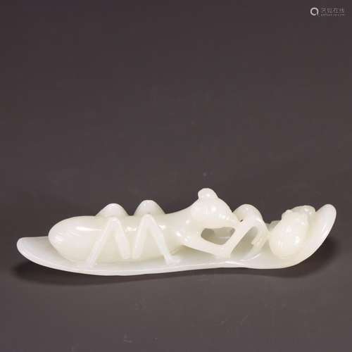 : hetian jade carving mantis, the Wolf has a winning game wh...