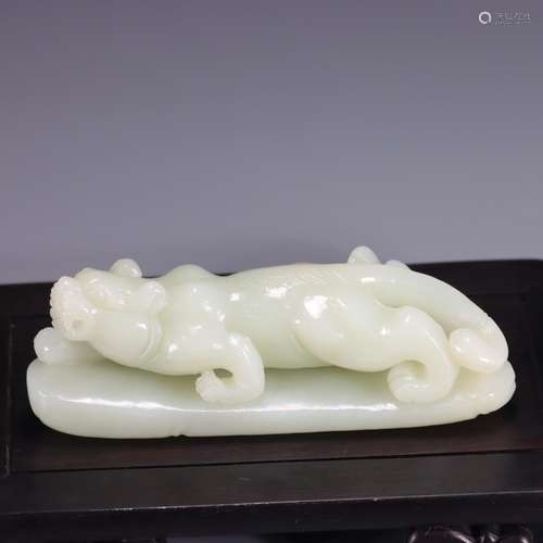 : hetian jade tiger paperweightSize: 12.6 cm long, 4 cm wide...