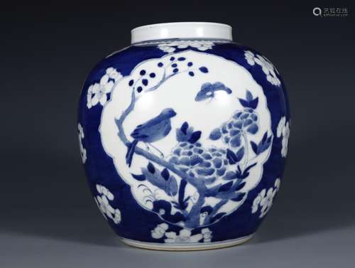 Blue and white plum blossom grain window flower grain tank.S...