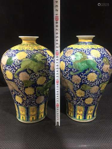 , hand-painted pastel lion roll silk mei bottles of a pair