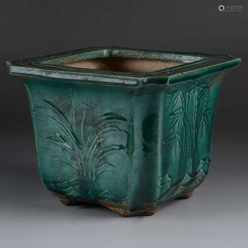 Chinese Jingdezhen Green Glaze Porcelain Flowers Design Flow...