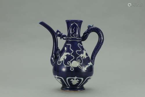 Ball ewer, blue glaze of white lion playSize: high abdominal...