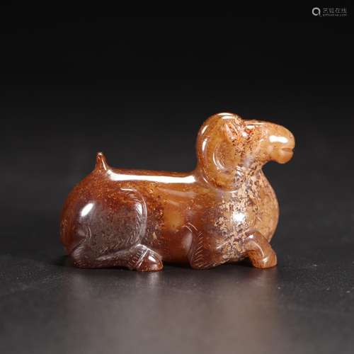 Hetian jade lying sheep furnishing articles, size: 6.3 * * *...