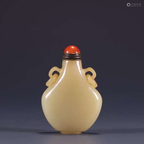 Hetian jade, snuff bottlesHigh 5.7 cm, 3.9 cm wide. 1.5 cm t...