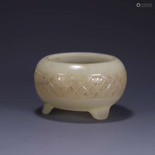 Hetian jade meander three-legged furnace, size: 8.4 * 5.1 cm...