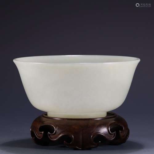 Hetian jade, bowlHigh 6.2 cm, 13.5 cm wide. Weighs 202.5 gra...