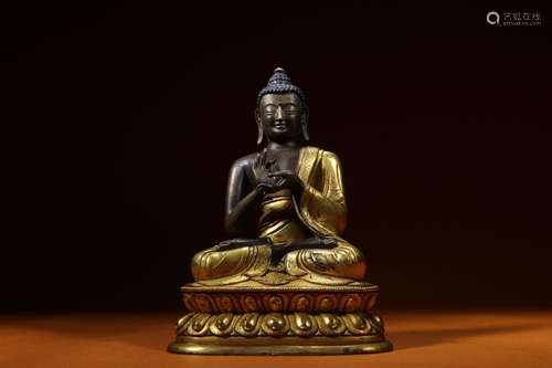 gold Buddha statuesSize: 13.5 * 9 * 19 cm weighs 1740 g.