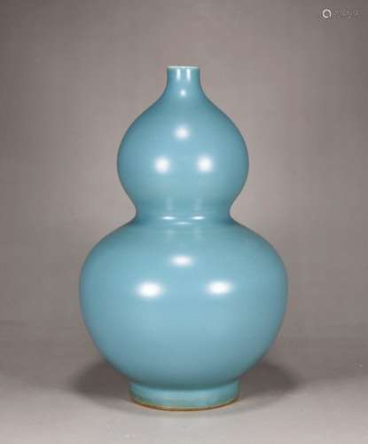 Powder blue glaze bottle gourd23 cm diameter 15 cm tallAmong...