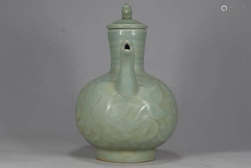 Longquan green glaze dark carved the grain crested pot of fl...