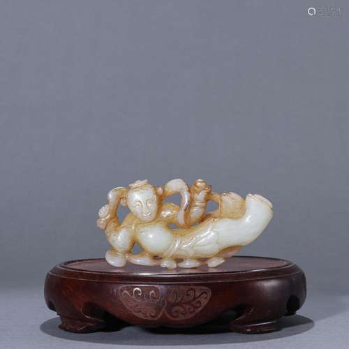 Hetian jade carving flyingSpecification: 4.5 cm long and 8.8...