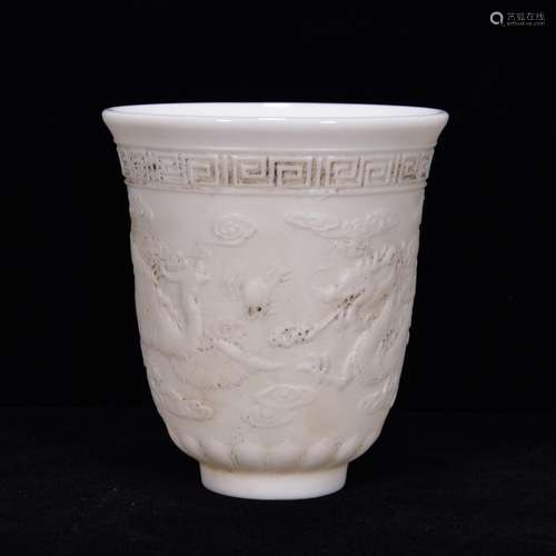 Add white glazed carved dragons and phoenixes cup 8 * 7 m