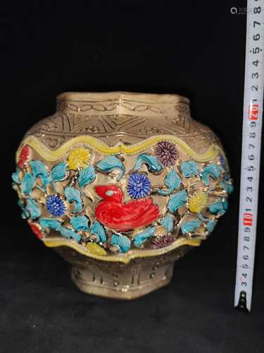 White xushuguan solitary kiln, gold hands pinch flower lotus...