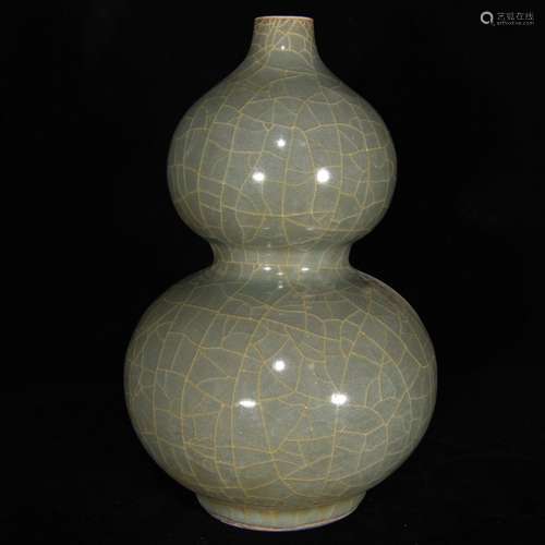 Longquan kilns gourd bottle, 20.5 x 13.5 cm, on the new