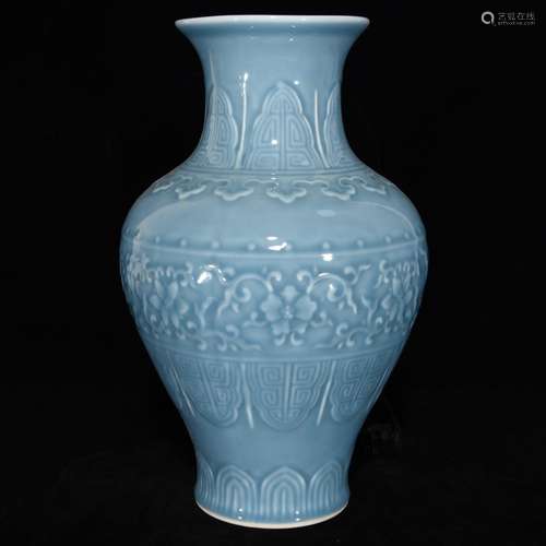 Green glaze flower grain bottle, 33.5 x 20,