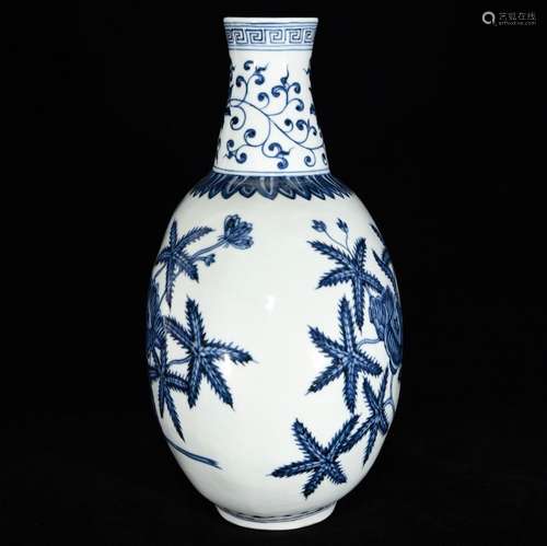 Blue and white okra flower pattern on bottle, 31 * 23 * 15,