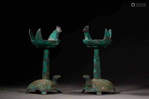 , bronze lamp of a coupleSize, 22.5 cm long and 12.5 cm high...