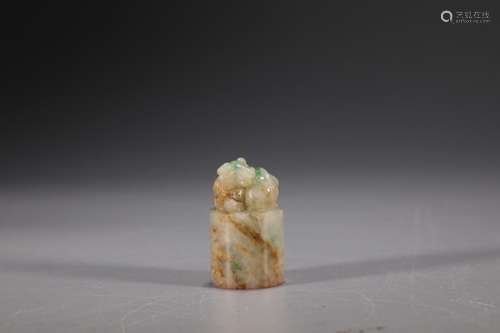 Jade turn things aroundSize: 1.9 x 3.2 cm 24 g.