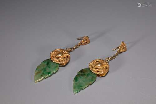 inlaid jade earringsSize: 2 x 7.5 cm 16 g.