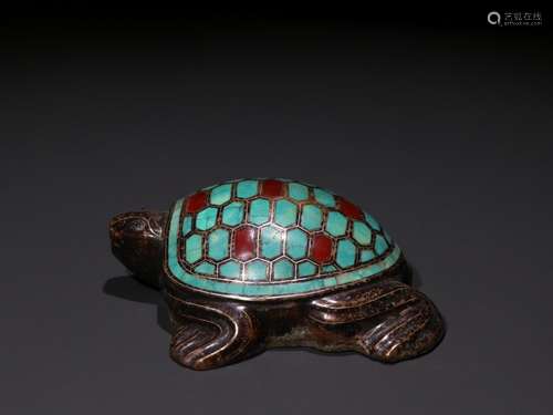 Bronze inlaid turquoise turtle furnishing articles of gold o...