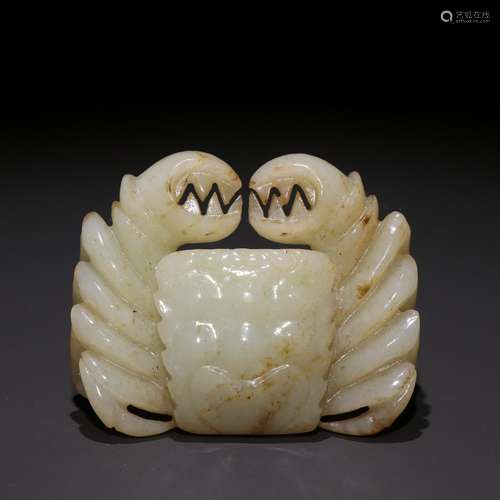 On the evening of hetian jade carvings crabs.Size: 2 cm high...