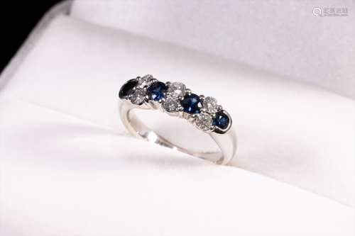 Pt900钻石蓝宝石戒指