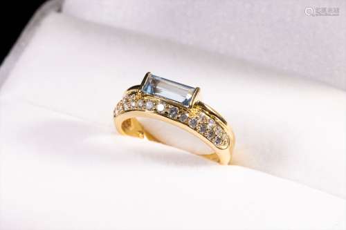 18k海蓝宝石钻石戒指