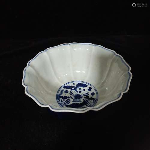 Blue and white fish, ji blue glaze play big bowl lotus lace